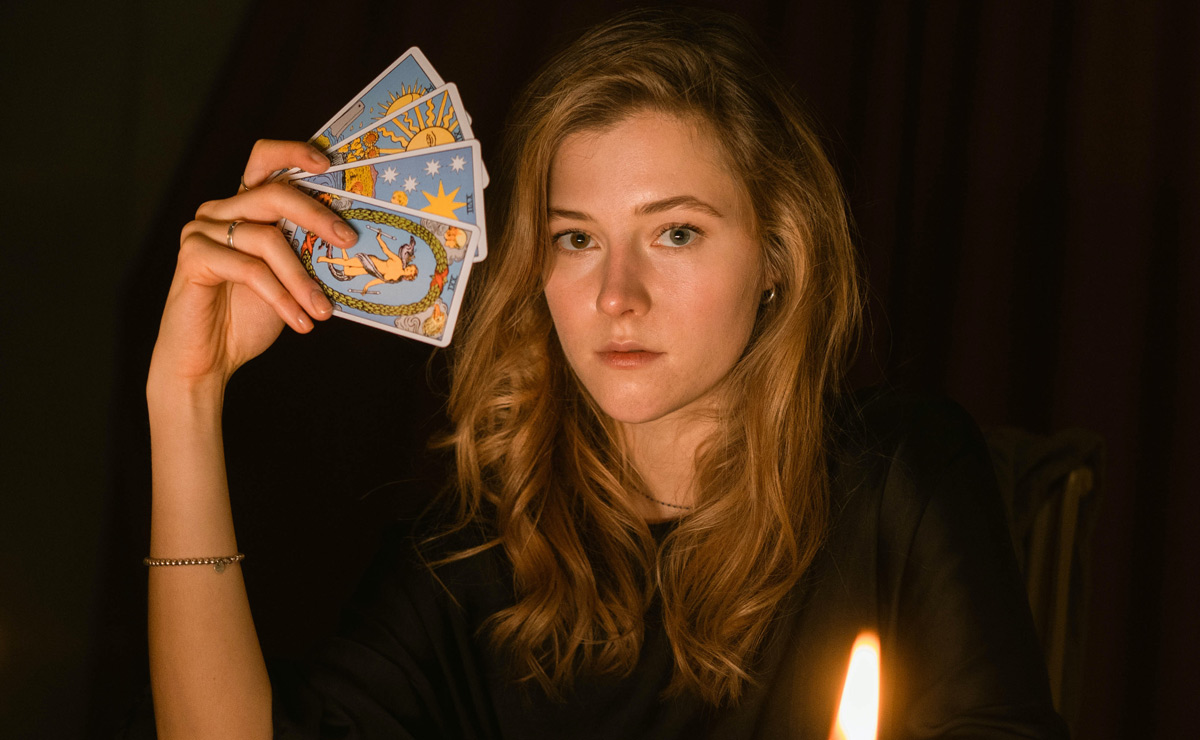 What love tarot readings can tell you about your relationship