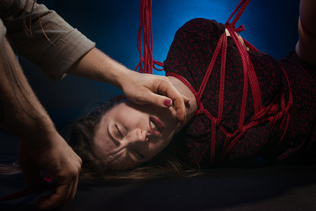 Behind the sinuous scenes of kinbaku, as explained by professional teacher Georg Barkas