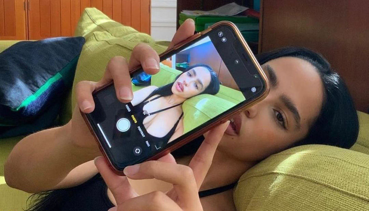 Meta selfies are here to revamp your Instagram feed with chaos