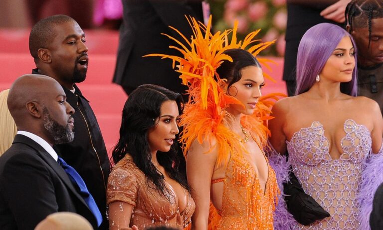 10 bizarre rules the Kardashian clan must follow when filming (and why)