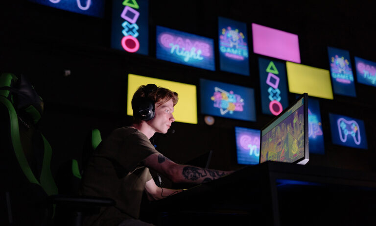 Gamers to soldiers: How the US Army is using Twitch and ‘Call of Duty’ to recruit gen Zers