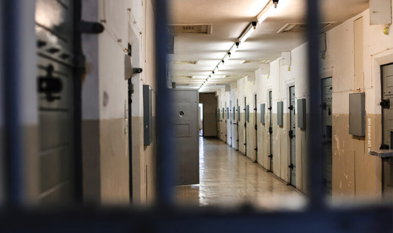Judges told not to jail rapists or burglars due to UK prisons being full